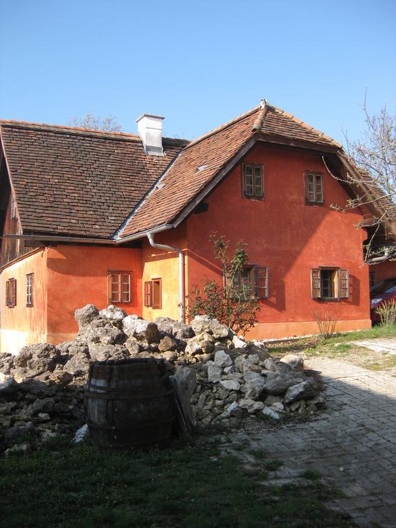 Ferienwohnungen Sonnenberg Ratsch an der Weinstrasse Exterior photo
