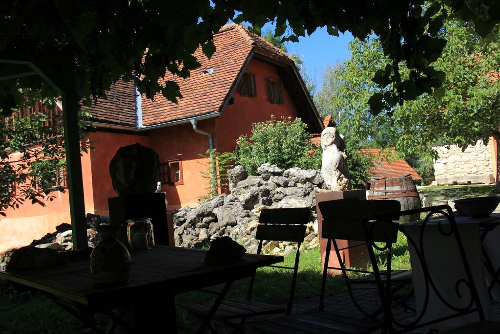 Ferienwohnungen Sonnenberg Ratsch an der Weinstrasse Exterior photo